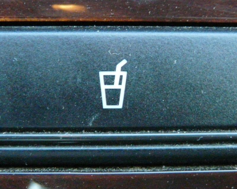 Illustration for article titled Email And Bacon: Misinterpreting Your Car's Iconography